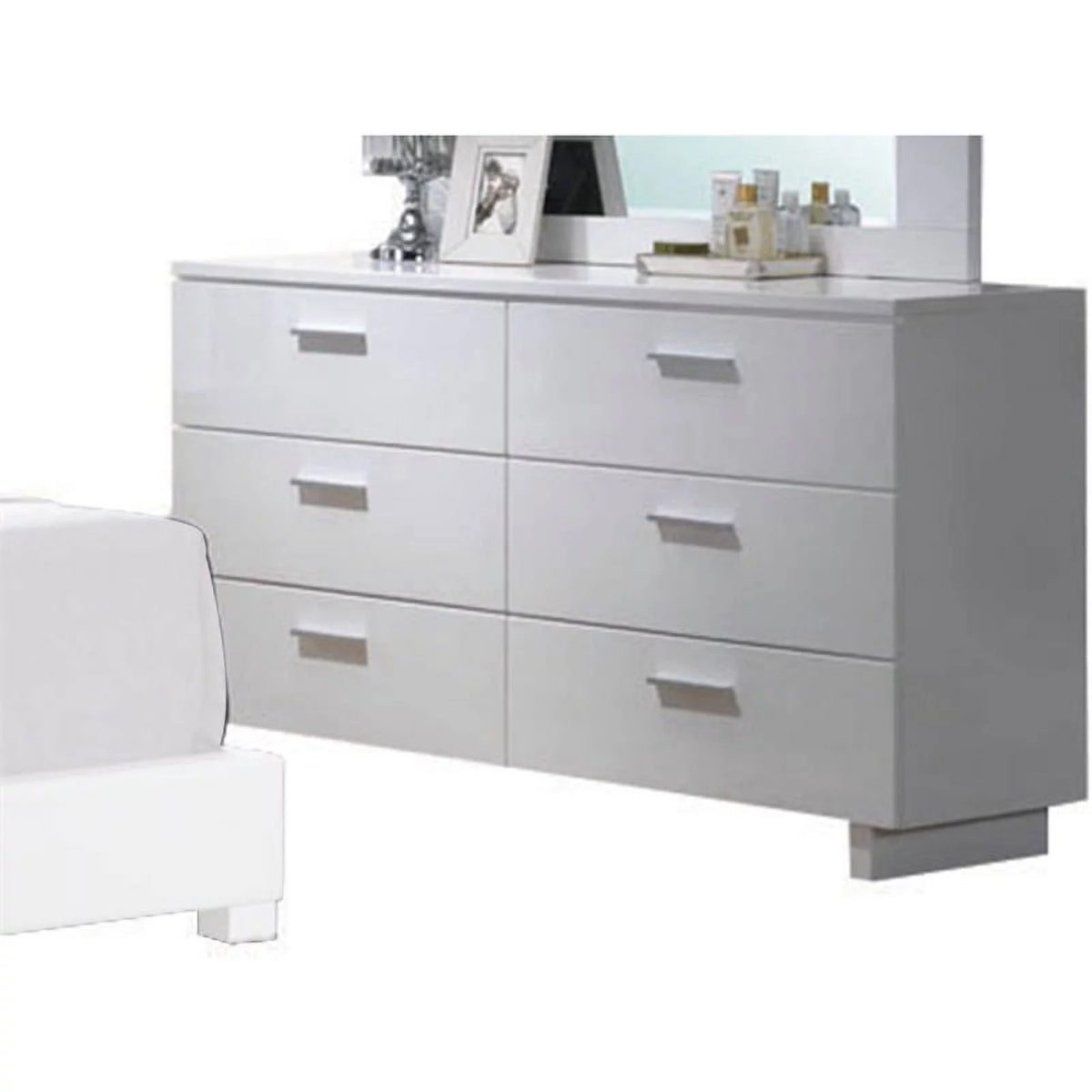 White 6 Drawer Dresser R85451